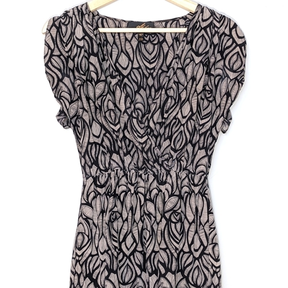 Akiko 100% Silk Printed Mini Dress Surplice V Neck Faux Wrap Floral Tan Size XS - Picture 3 of 14